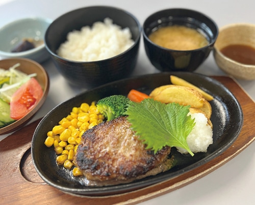 かづの牛ハンバーグ定食