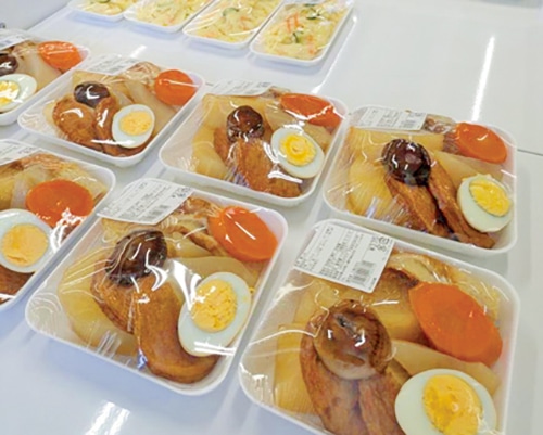 加工所「おらほの館 んめものクラブ」で作ったお惣菜