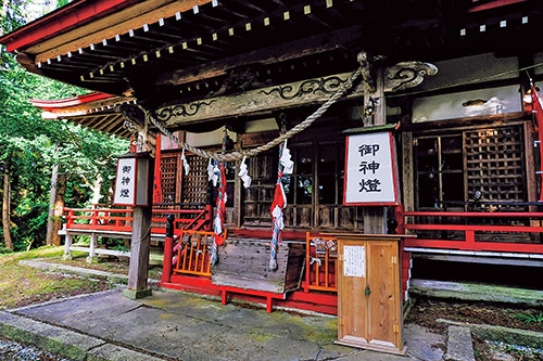 欠ノ上稲荷本堂の鈴緒