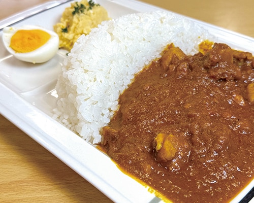 リニューアルした「森吉山ダムカレー」