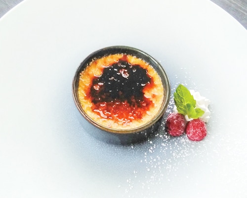 比内地鶏卵を使用した「クレームブリュレ」