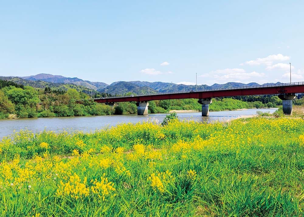 道の駅・みずさわの近隣にある河川敷の風景