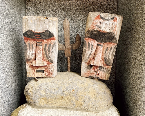 十四合同神社に保存されている人形の頭部