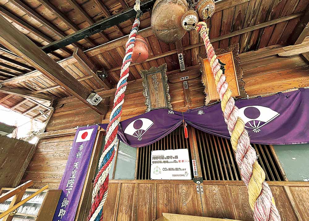 与次郎稲荷神社の拝殿