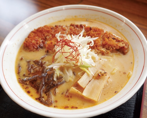 「桃豚かつラーメン」