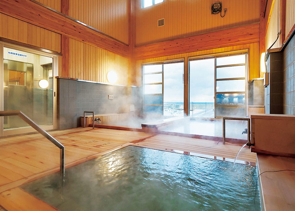 「海峡の湯」の内観