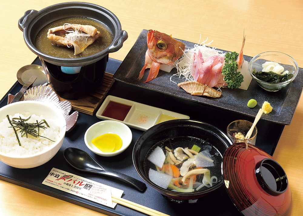 「中泊メバル膳」メバルの刺身と煮付け