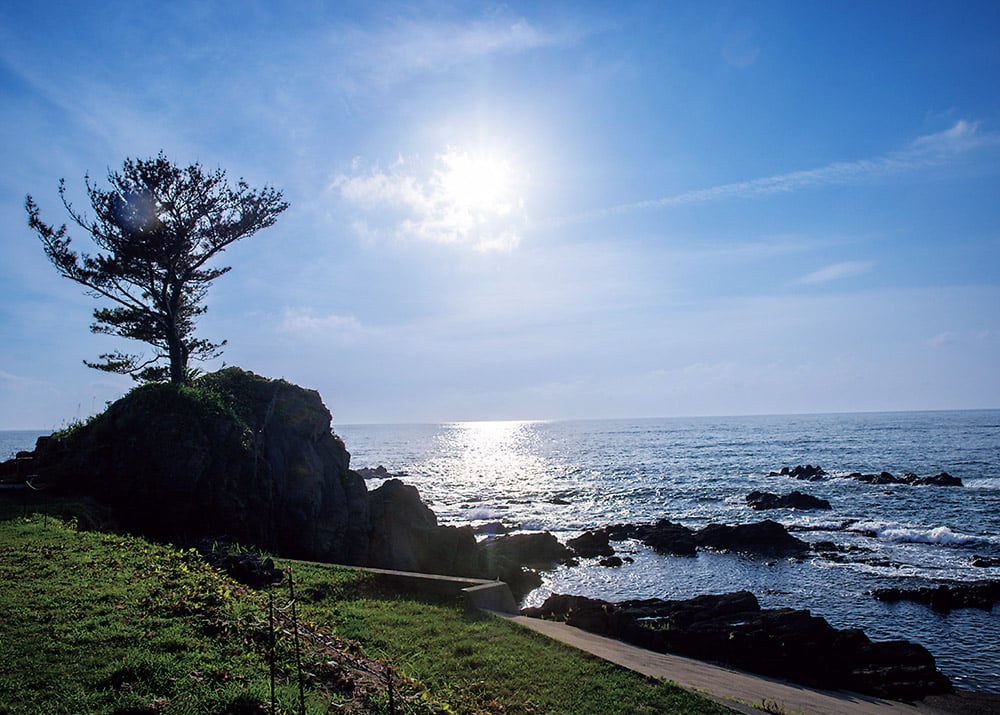 快晴の日の日本海