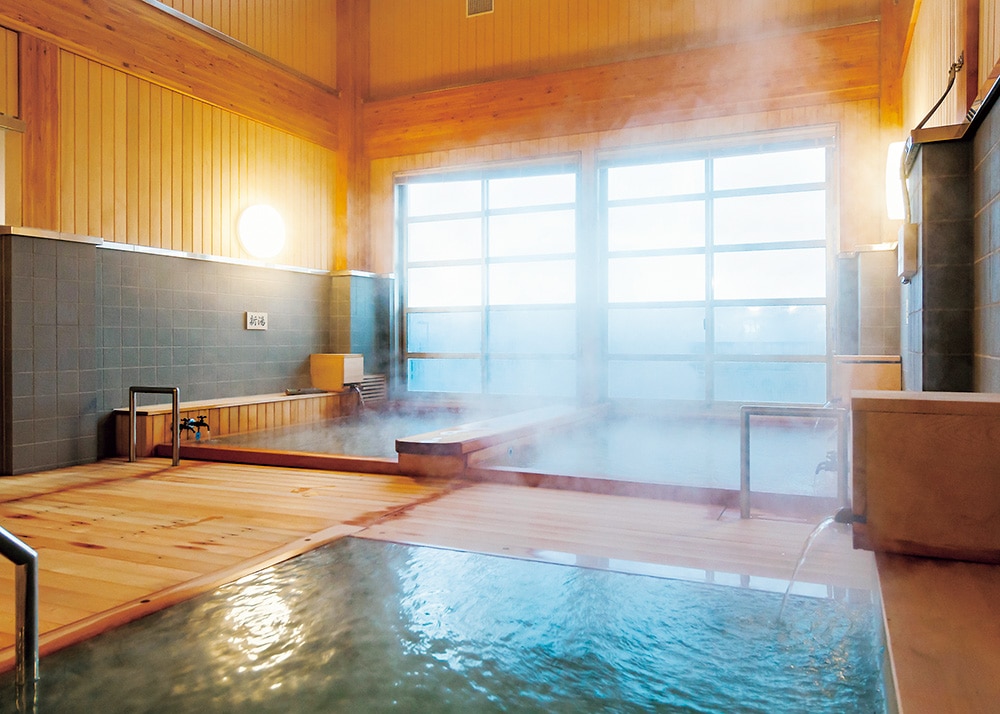 海峡の湯の湯船