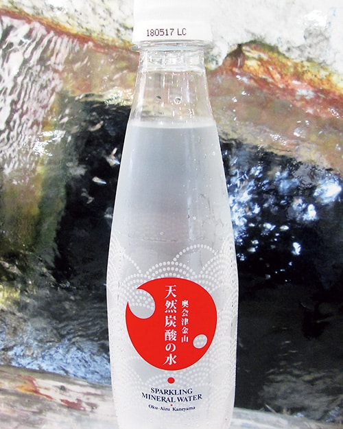 奥会津金山天然炭酸の水