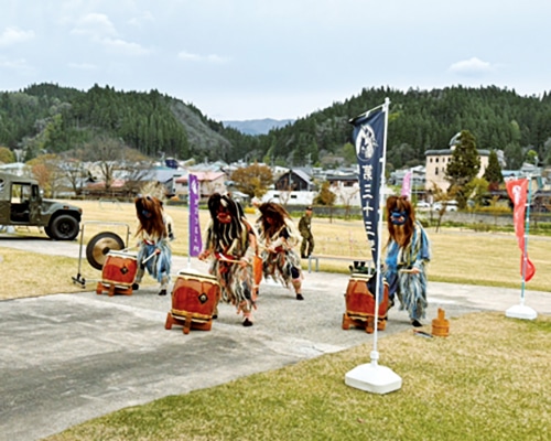 なまはげ太鼓演奏の様子