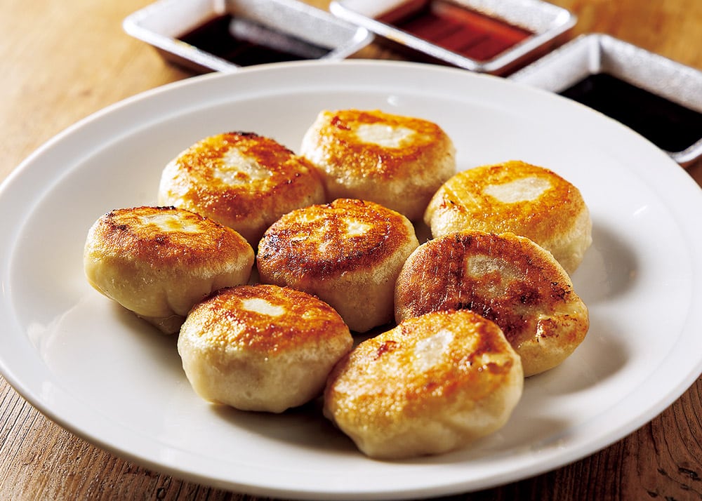 丸い形の「特製焼き餃子」
