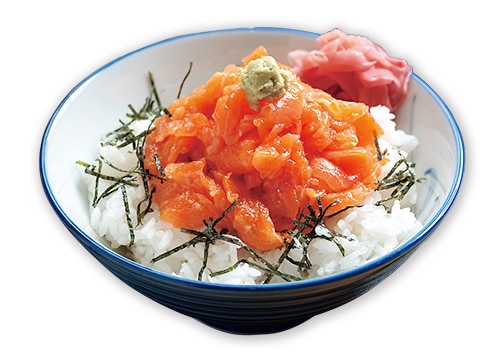 オレンジ色のサーモンをたっぷり盛りつけた「大畑海峡サーモン丼」